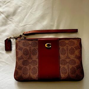 ❤️ Coach wristlet ❤️